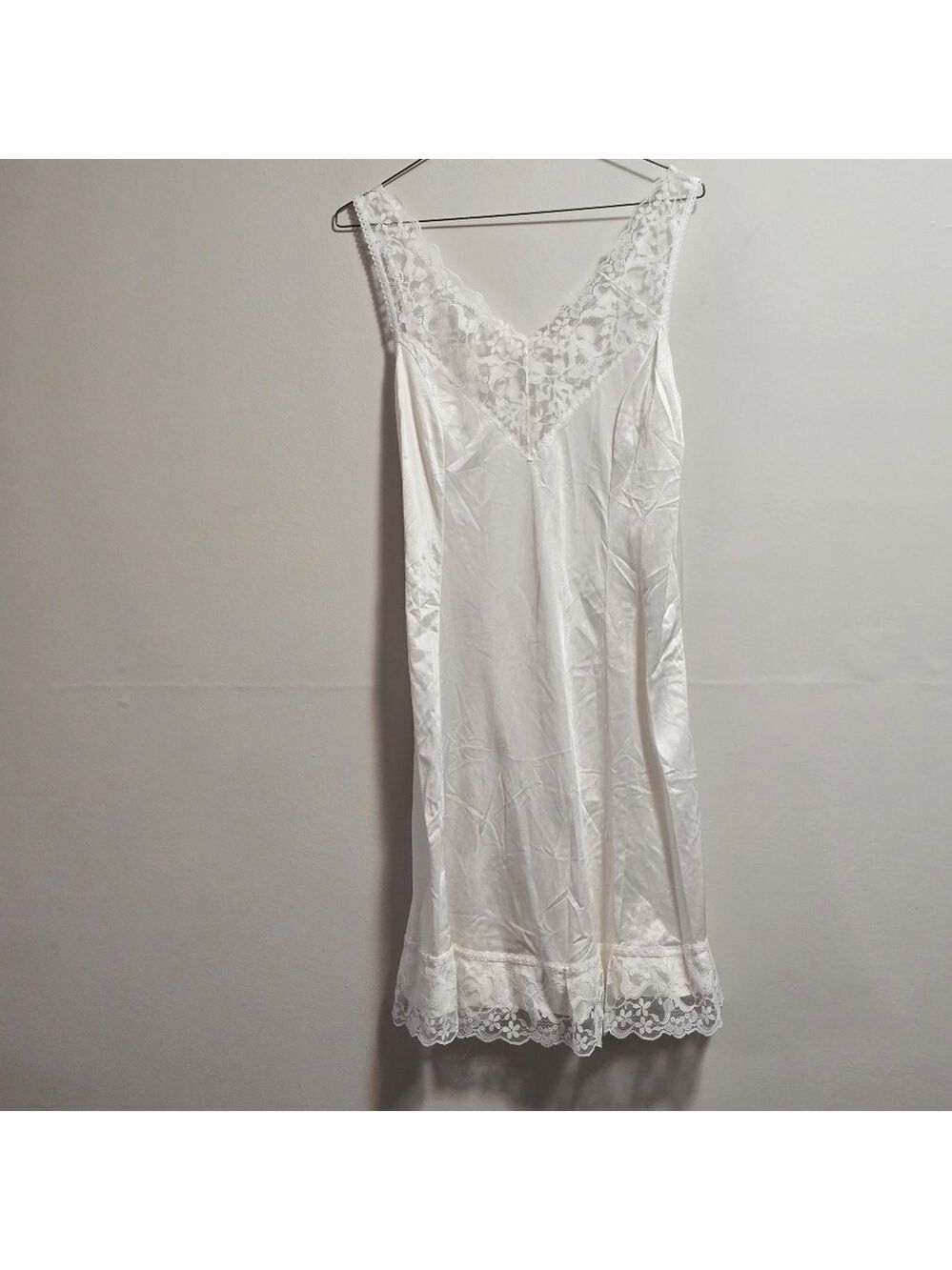 Vintage Avon Elegant Off White Lace Trim Nightgown